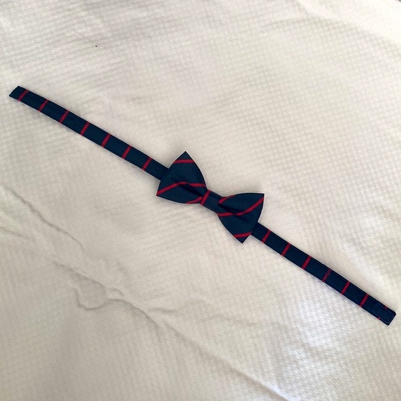 Classic kid bow tie by Janie and Jack - Picture 3 of 5